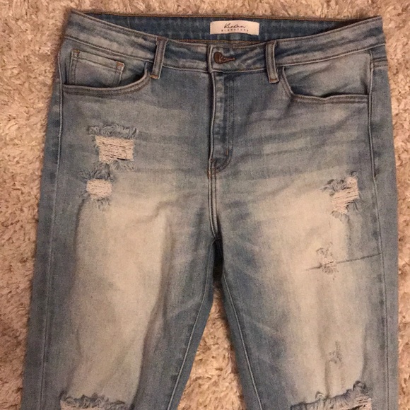 Buckle Light Wash Jeans - Picture 2 of 5